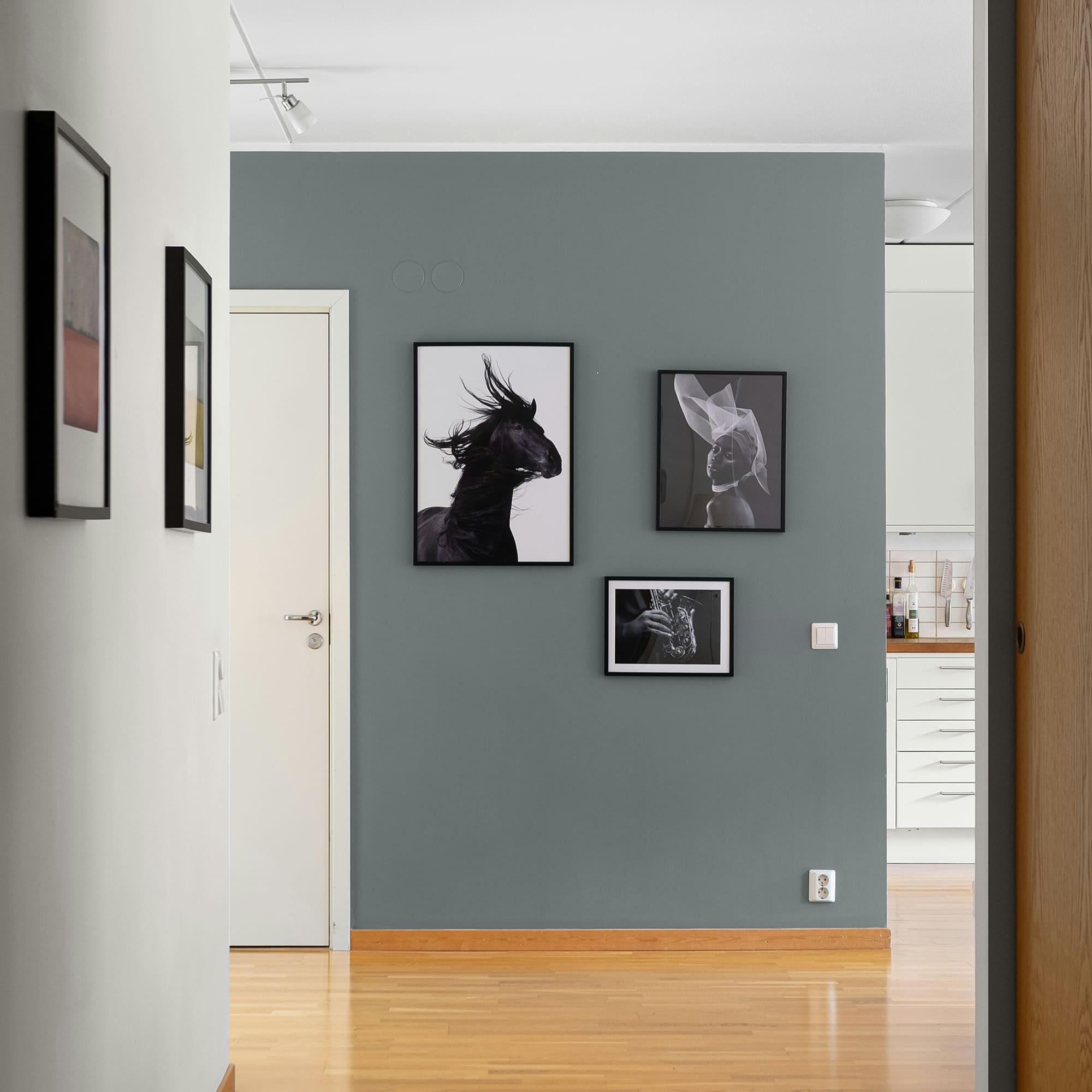 ART & Mirror Installation