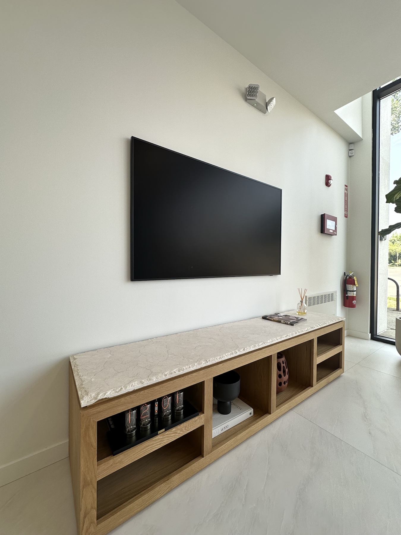 Completed TV installation by ORLEG Mounting Services