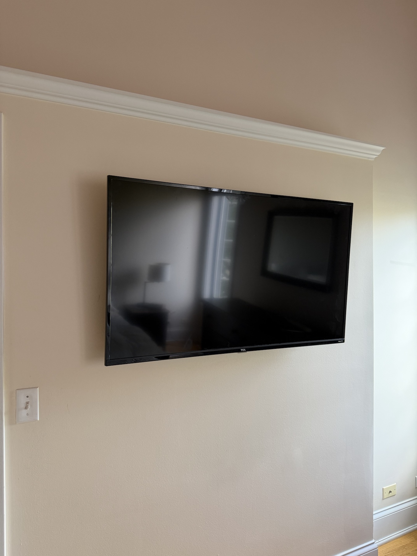 Completed TV installation by ORLEG Mounting Services