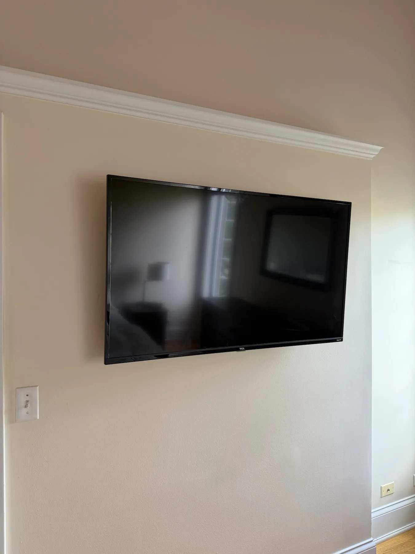 Completed TV installation by ORLEG Mounting Services