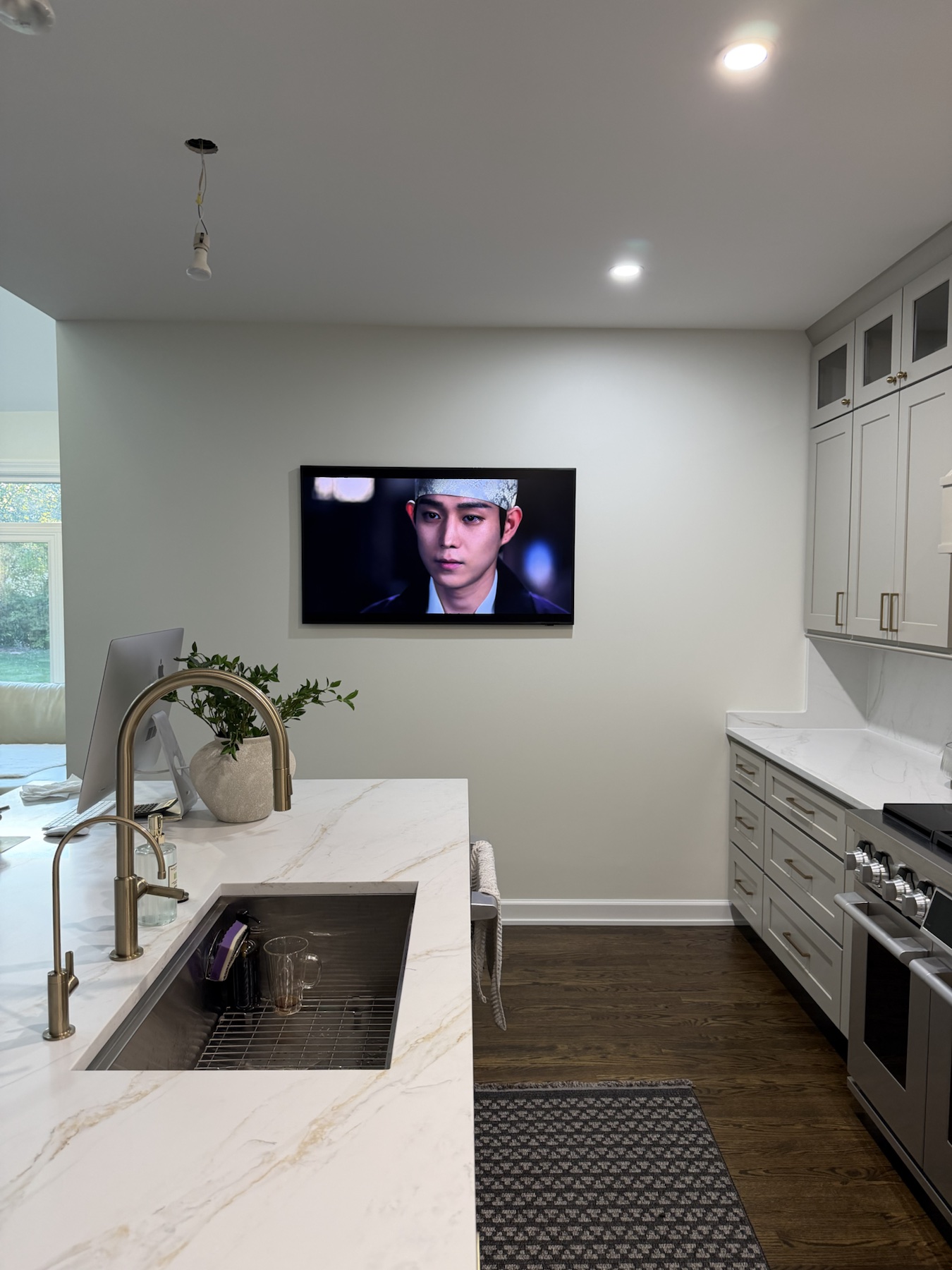Completed TV installation by ORLEG Mounting Services