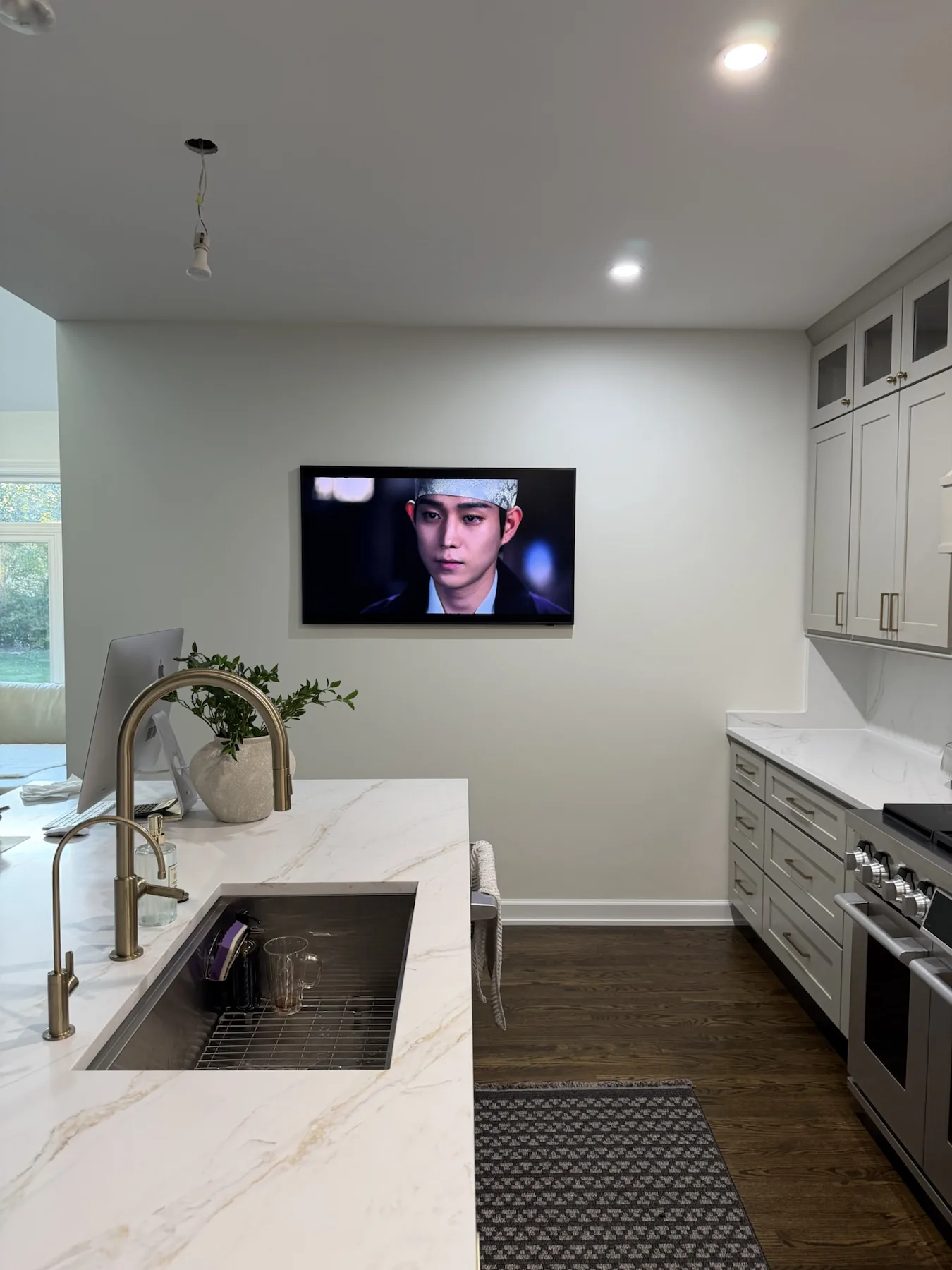 Completed TV installation by ORLEG Mounting Services